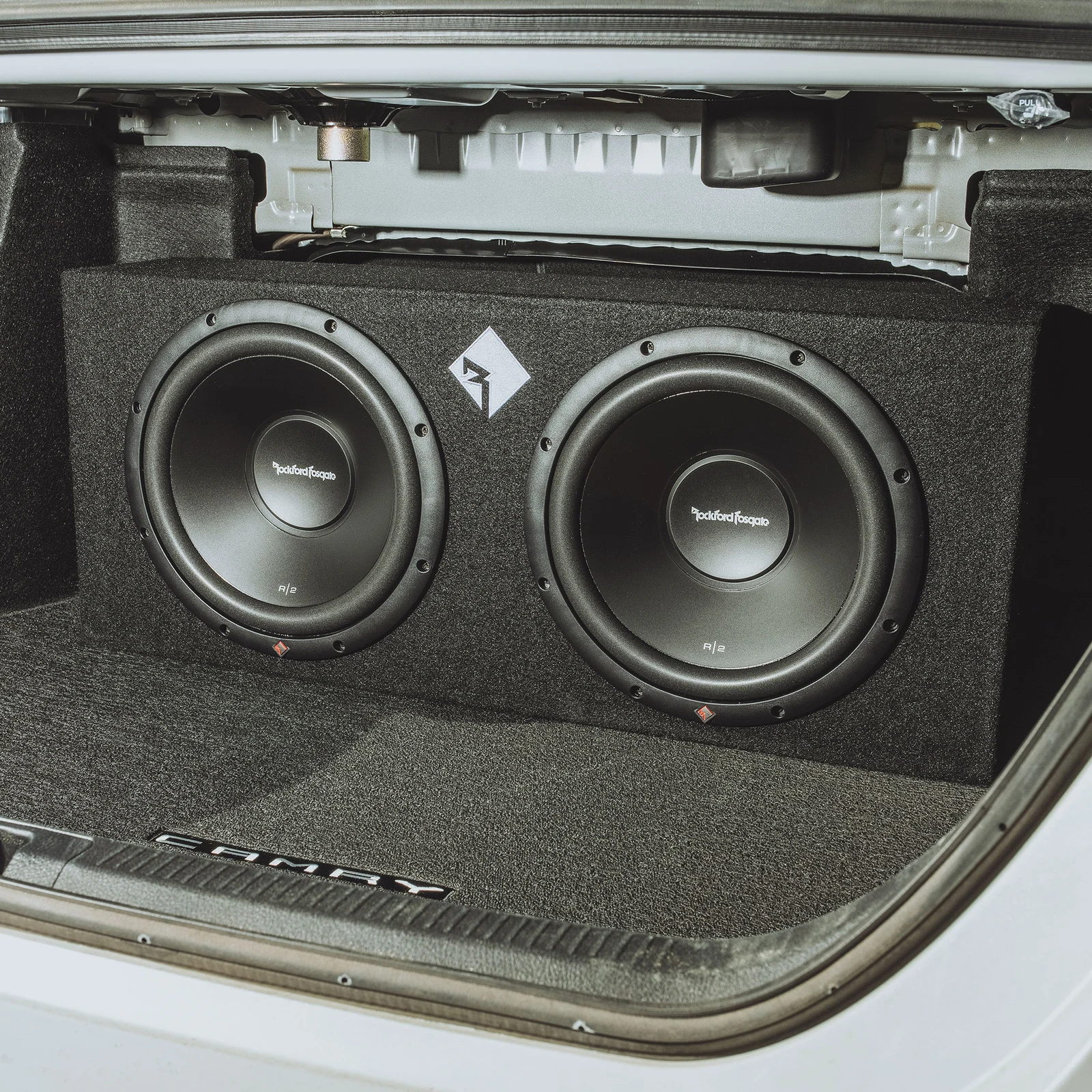 Rockford Fosgate Prime Dual 12-Inch Sealed Loaded Subwoofer Enclosure 7